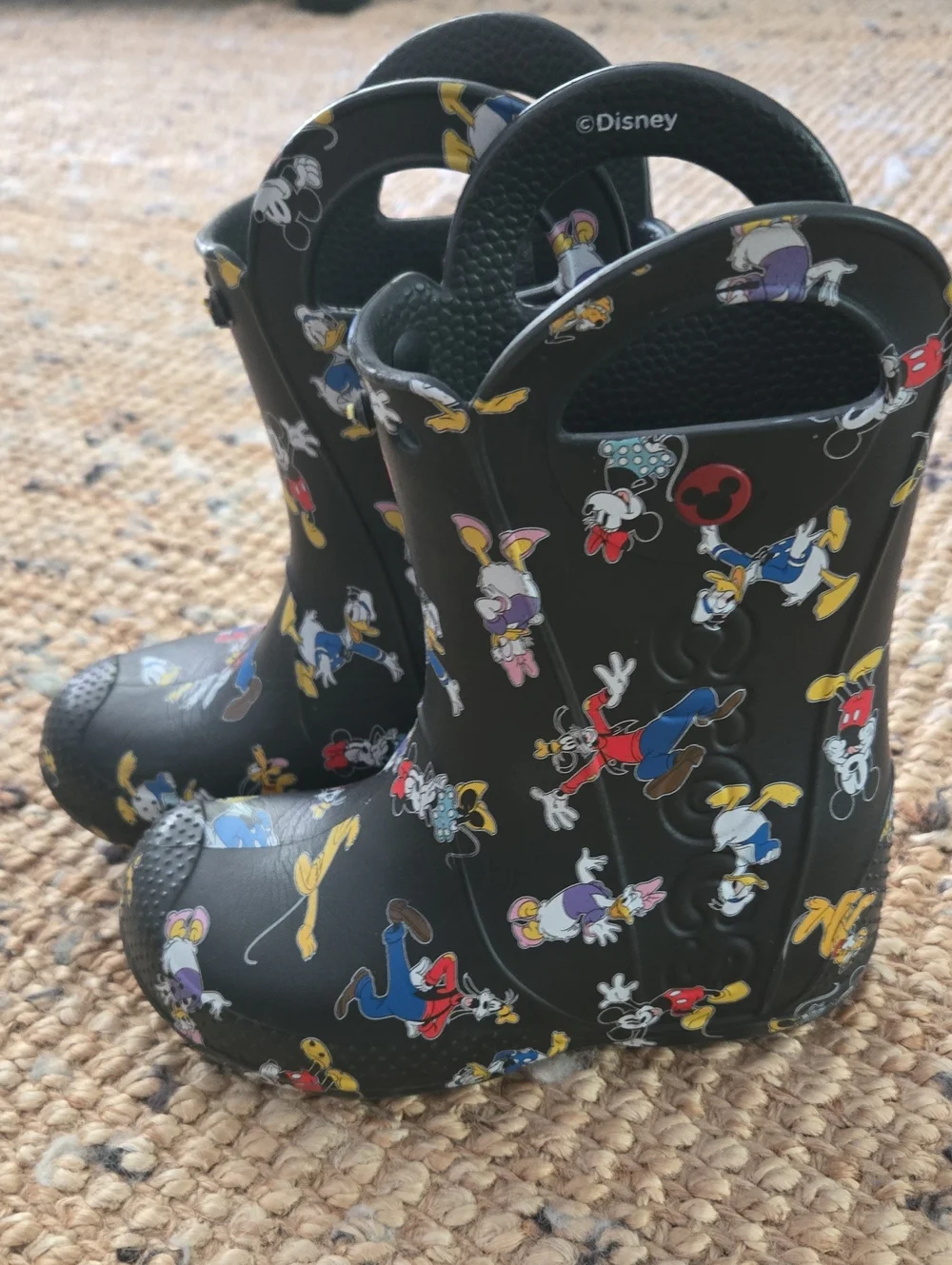 Crocs] Disney Kids' Black Character Rain Boots